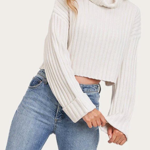 SWEET RAIN - Cropped Ribbed-Knit Chunky Turtleneck Sweater - Picture 3 of 4